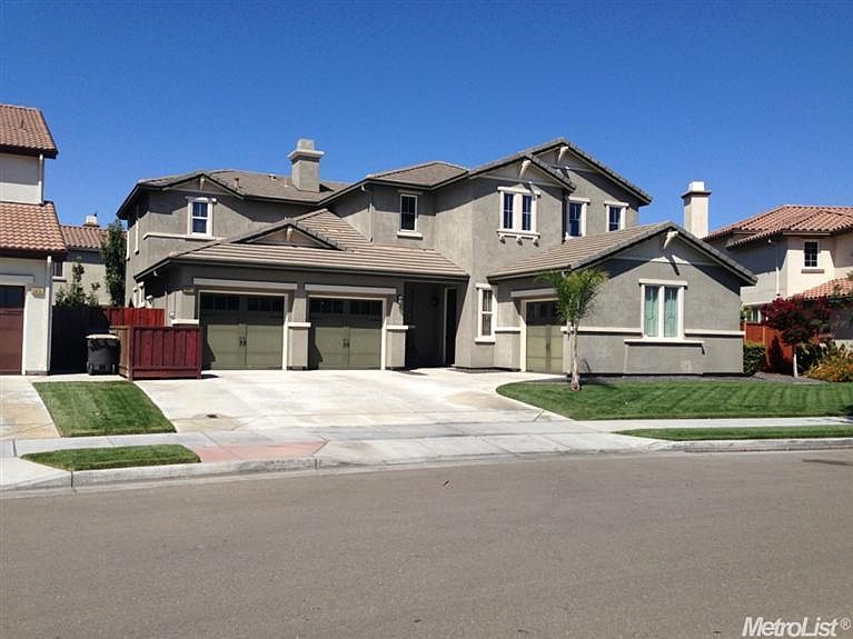 1st image of 15827 Crescent Park Cir