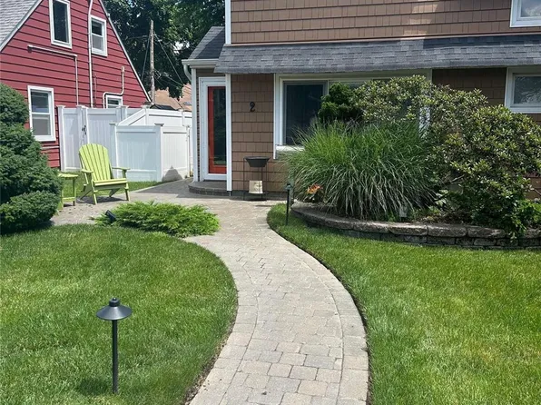 2 Plover Lane, Levittown, NY 11756