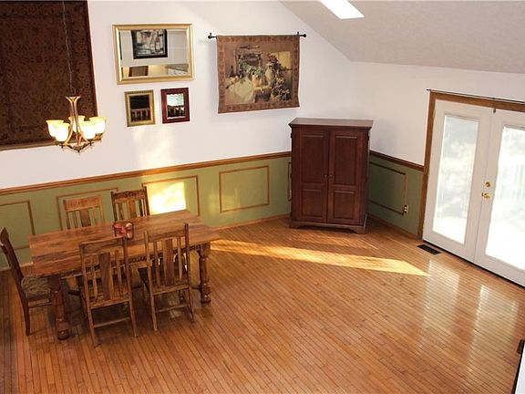 3rd image of 6674 Laurel Ln #150