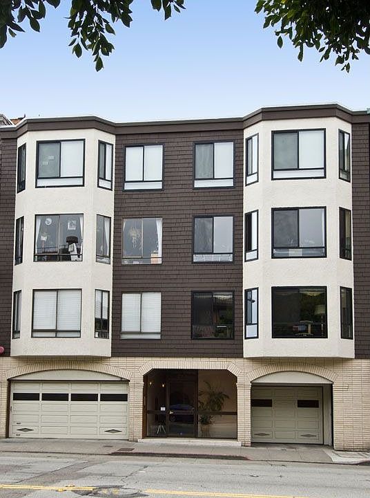 1st image of 225 Bay St APT 201