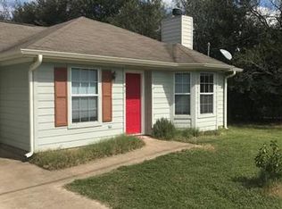 292 E Keanahalululu Ln, Bastrop, TX 78602