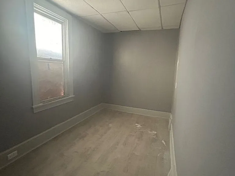 4019 Newark Ave — Photo 30