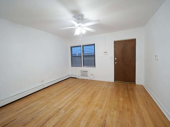 4th image of 4532 N Claremont Ave APT 2