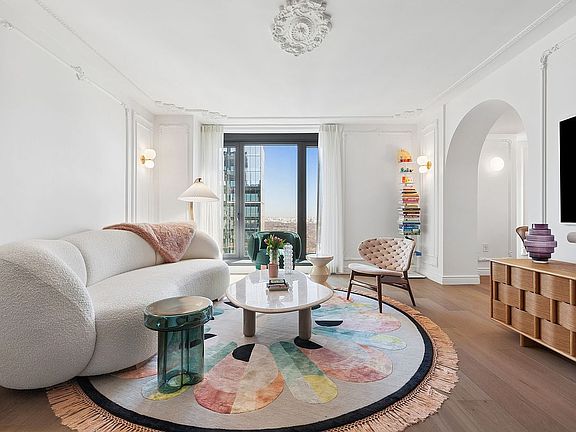 2nd image of 111 W 56th St #39L