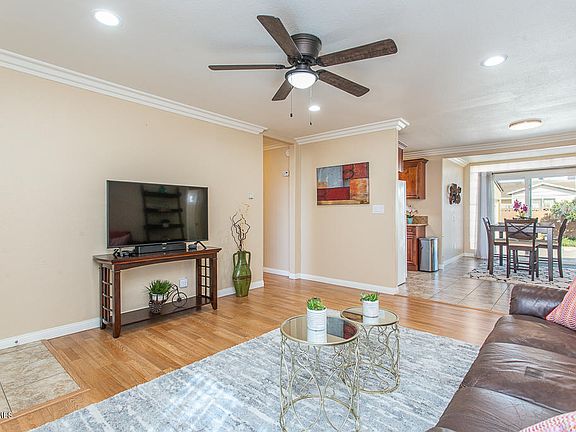 5th image of 1002 Maplewood Way
