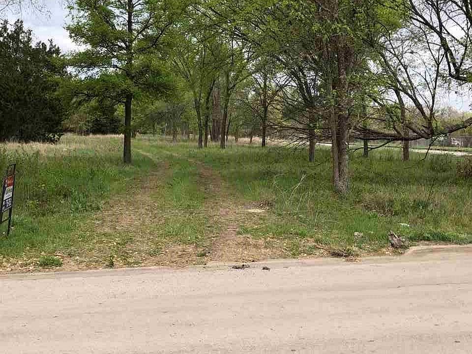 410 E Pecan St, TX 78611 Zillow