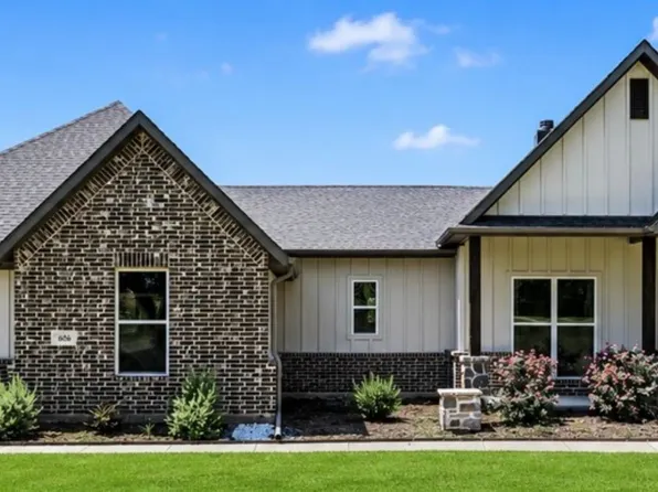 606 Central Rd, Weatherford, TX 76088