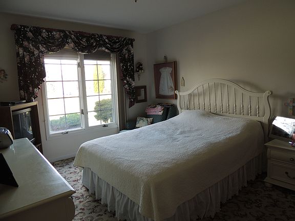 2nd image of 7131 Elmwood Dr