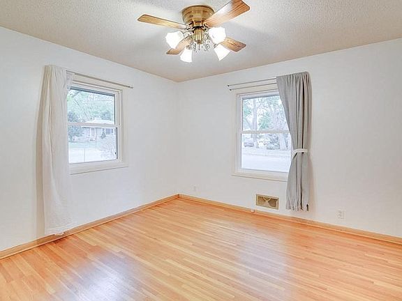 4th image of 3023 W 57th St