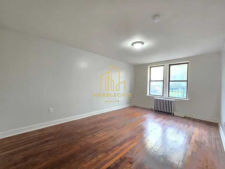 585-586 Elizabeth Ave #4066 — Photo 3