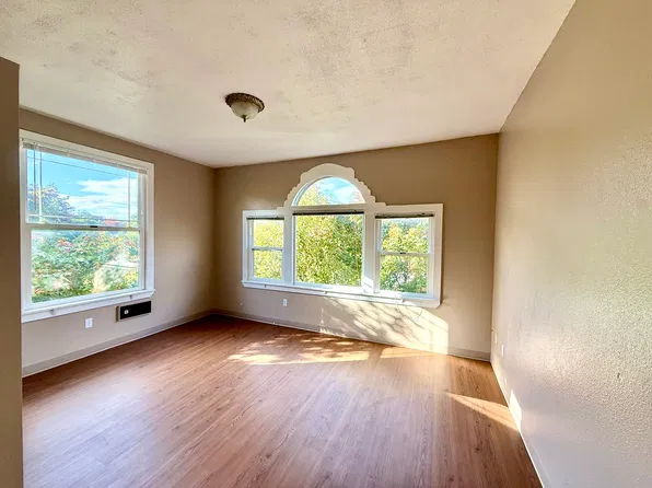 816 S 8th St APT 301, Tacoma, WA 98405