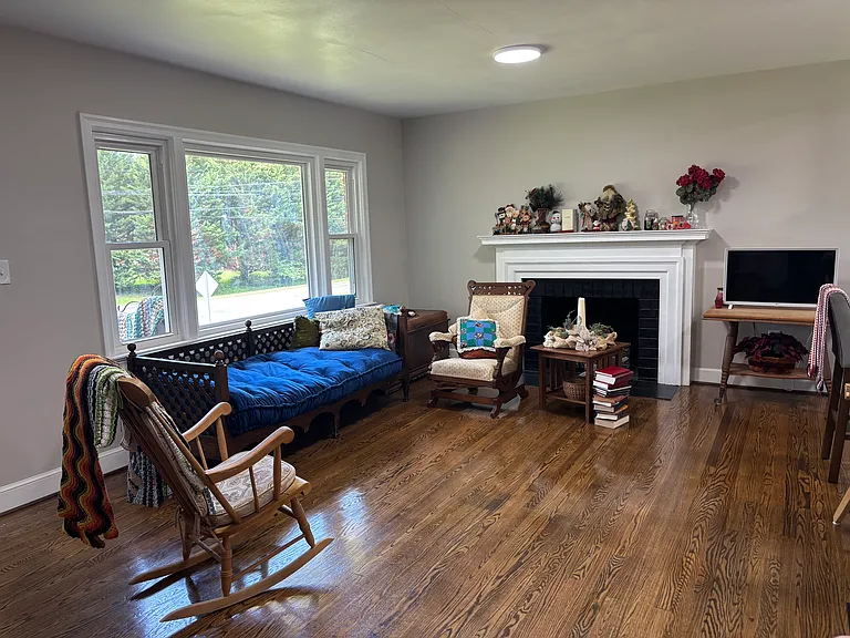3004 Grandin Rd — Photo 5