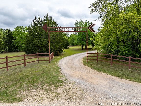 4th image of 19392 Easton Riley Rd