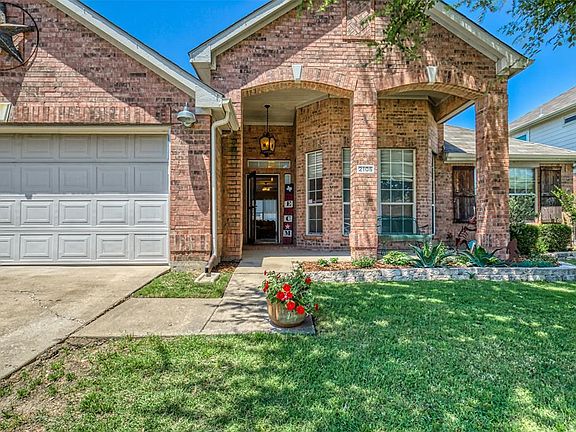 3rd image of 2105 Kiowa Dr