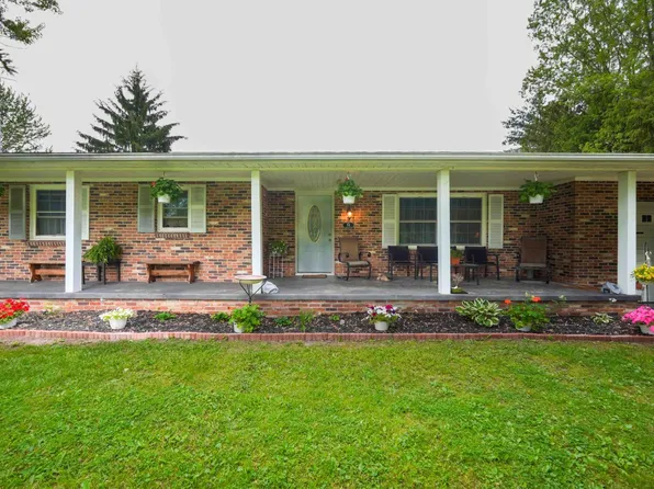 51 Townsend St, Wakeman, OH 44889