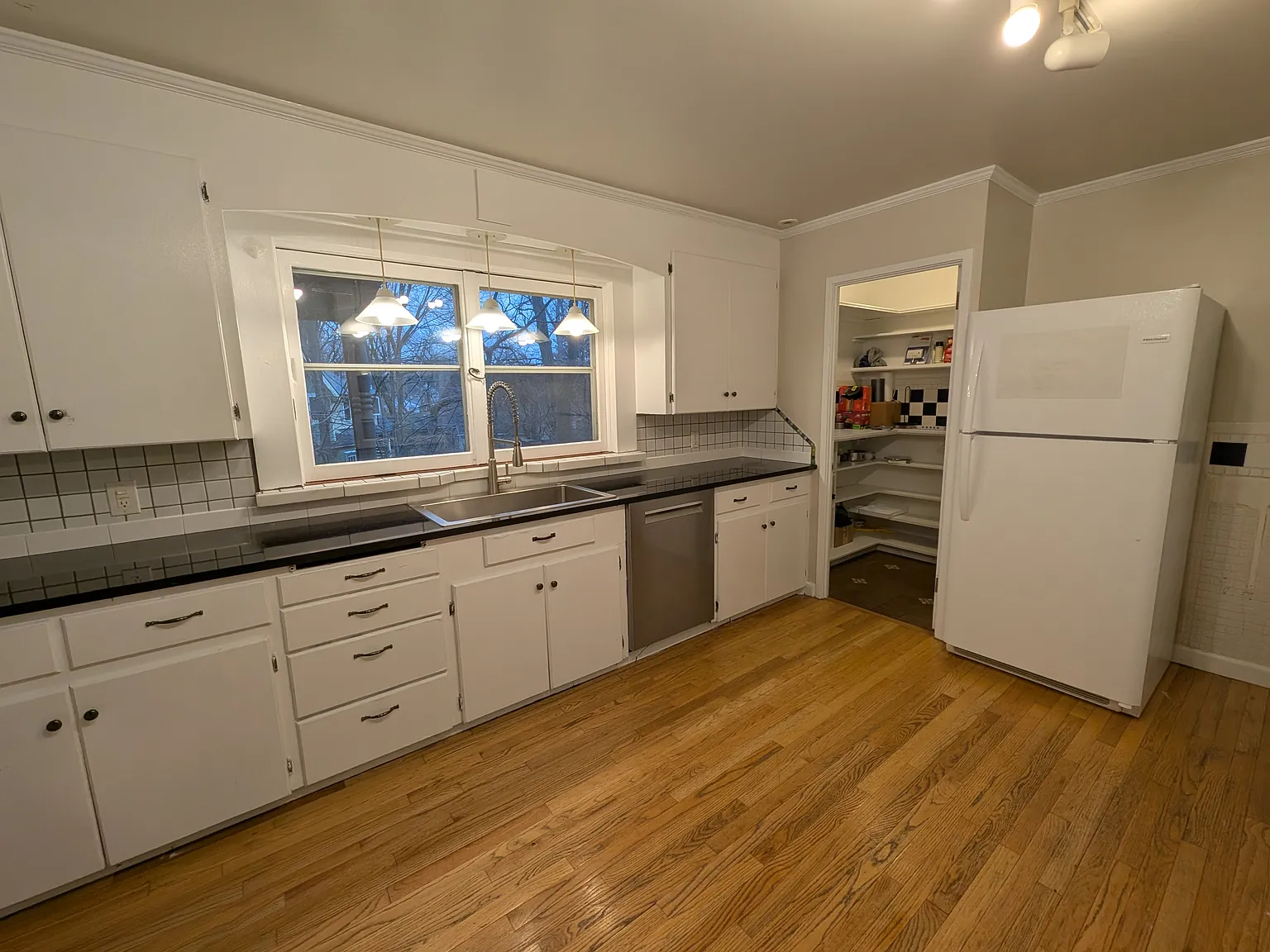 4 bed, 2.5 bath, 1700 sqft, $1,495 — Photo 3