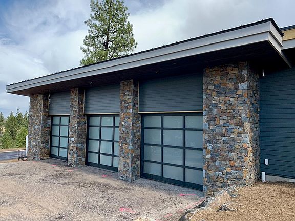 2nd image of 61846 SW Hosmer Lake Dr