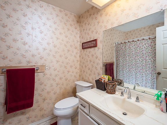 5th image of 2709 W Fern Ave