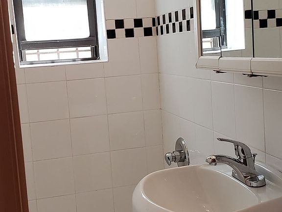 3rd image of 3114 28th Ave APT 1L