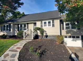 35 Seitz Ter, Poughkeepsie, NY 12603