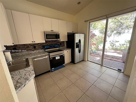 3rd image of 2240 Portofino Ave
