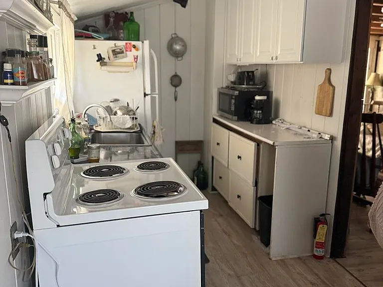 252 Oak Beach Rd #1 — Photo 3