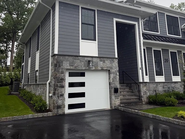 18 Williams St #A — Photo 2
