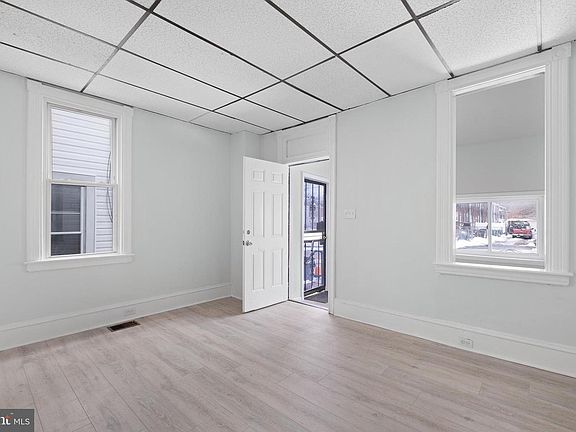 5th image of 403 S 6th St