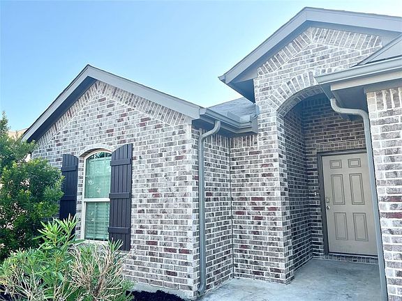 2nd image of 3334 Sumac Dr