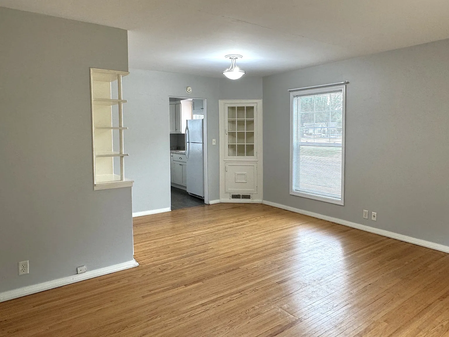 3 bed, 2200 sqft, $1,395 — Photo 4