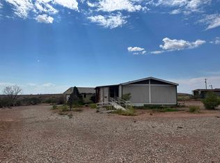 6 No Name Ln, La Luz, NM 88337