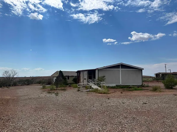 6 No Name Ln, La Luz, NM 88337