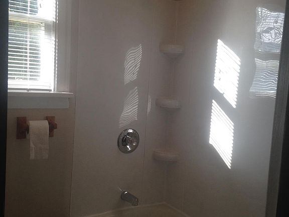 2nd image of 1006 Pennsylvania Ave APT 4
