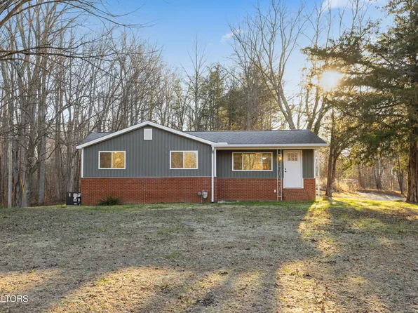 135 Cougar Ridge Pvt Dr, Huntsville, TN 37756