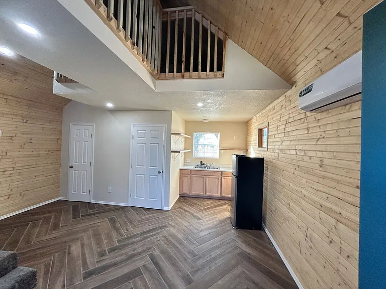 222 Highview Dr — Photo 3