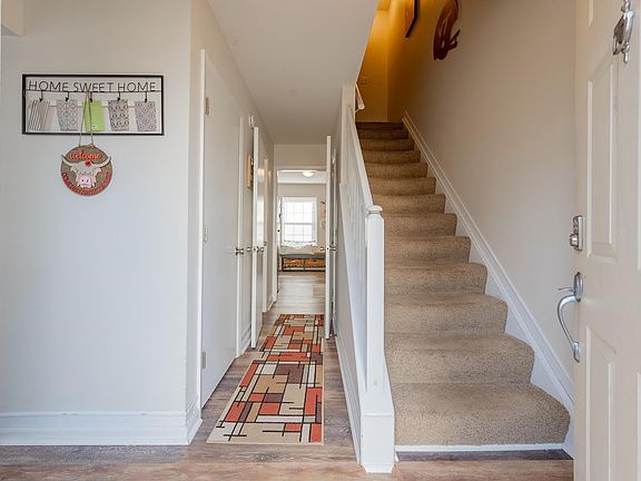 4th image of 214 Huntington Ln