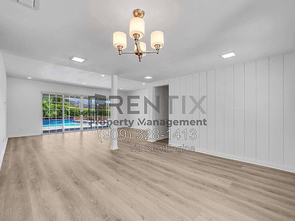 4th image of 1920 Oakwood Ave