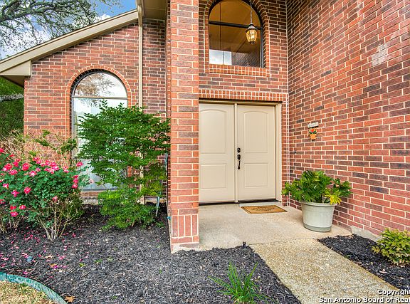 2nd image of 26006 Meadowcrest Dr