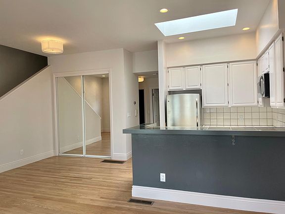5th image of 117 Germania St
