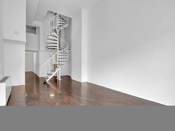 5th image of 215 W 84th St APT 425