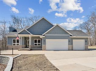 1589 Twin Valley Dr NE, Solon, IA 52333