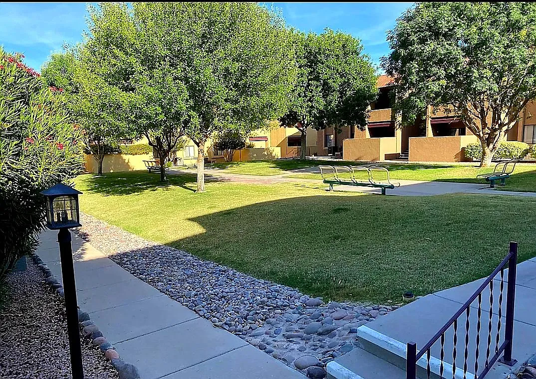 Building Photo - 2182 N Pantano Rd #137