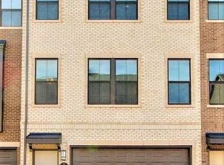 3066 Alan Shepard St, Herndon, VA 20171