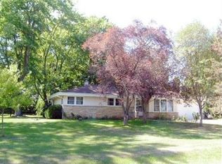 3135 S Willow Rd, New Berlin, WI 53146