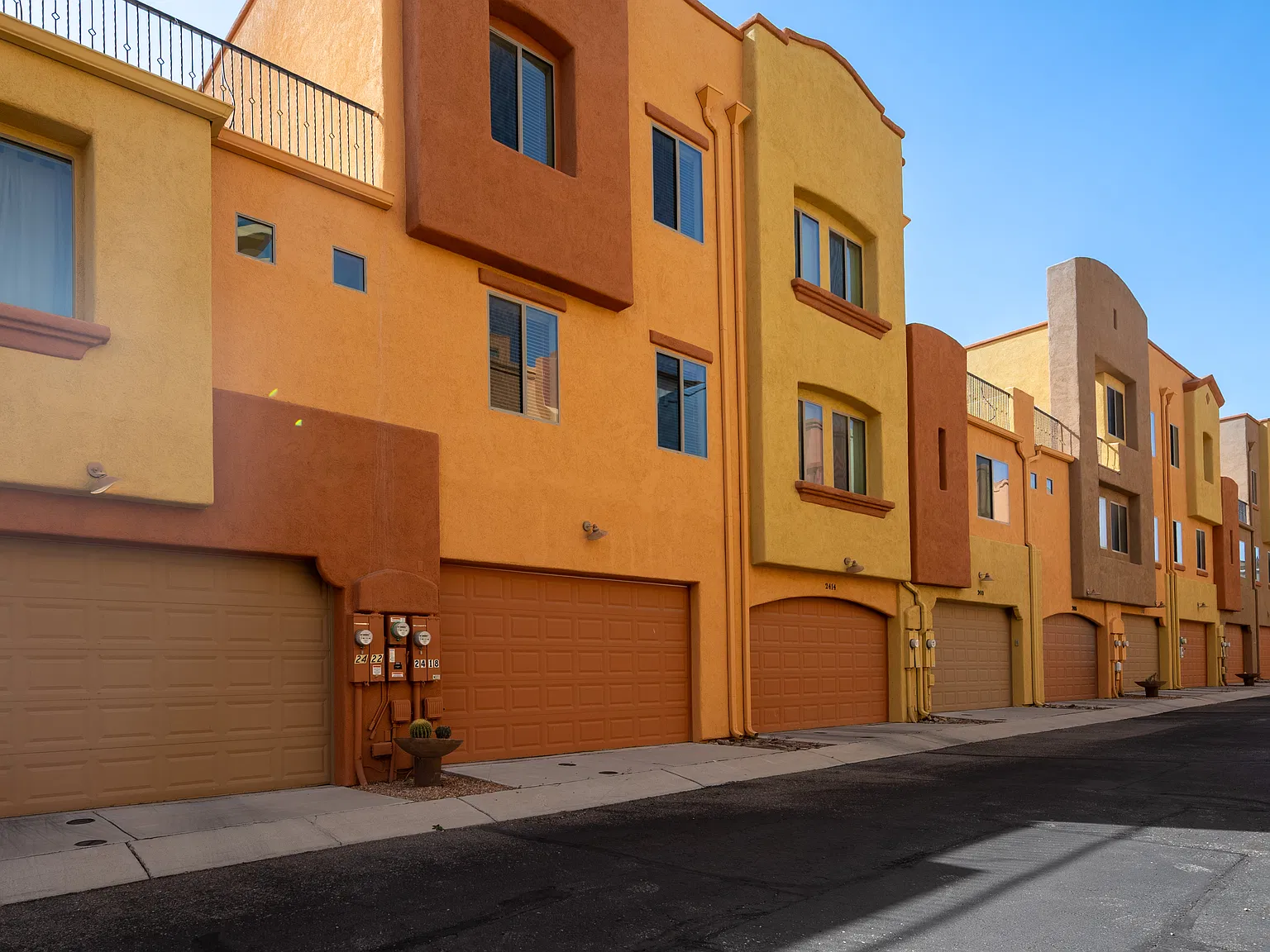 3 bed, 1811 sqft, $1,995 — Photo 1