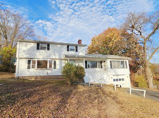 91 Jennifer Rd, Hamden, CT 06514