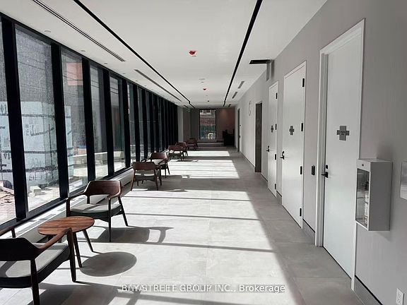 4th image of 609 Sherbourne St #4601