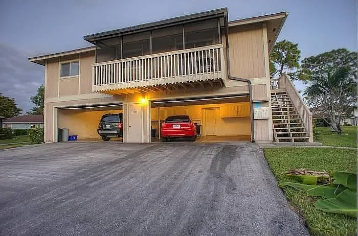 2 bed, 1.5 bath, 896 sqft, $1,400 — Photo 2