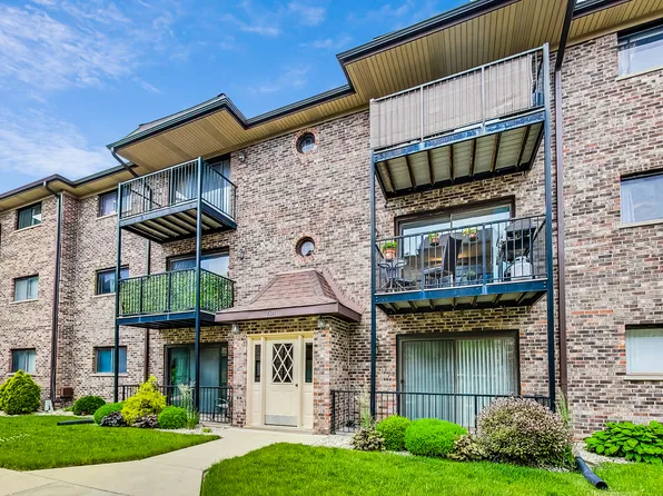 7624 W Lawrence Ave Unit 2B, Harwood Heights, IL 60706