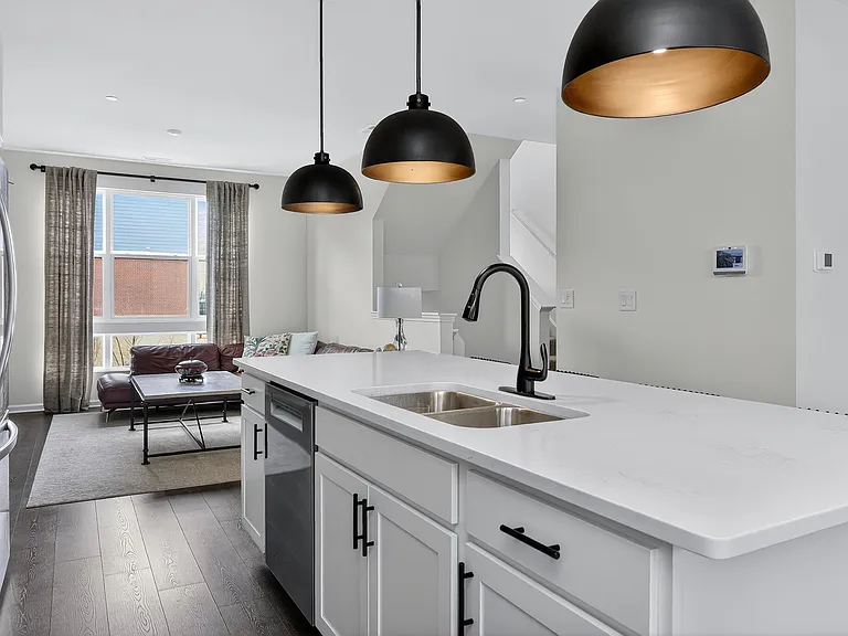 2213 Venture Dr — Photo 11